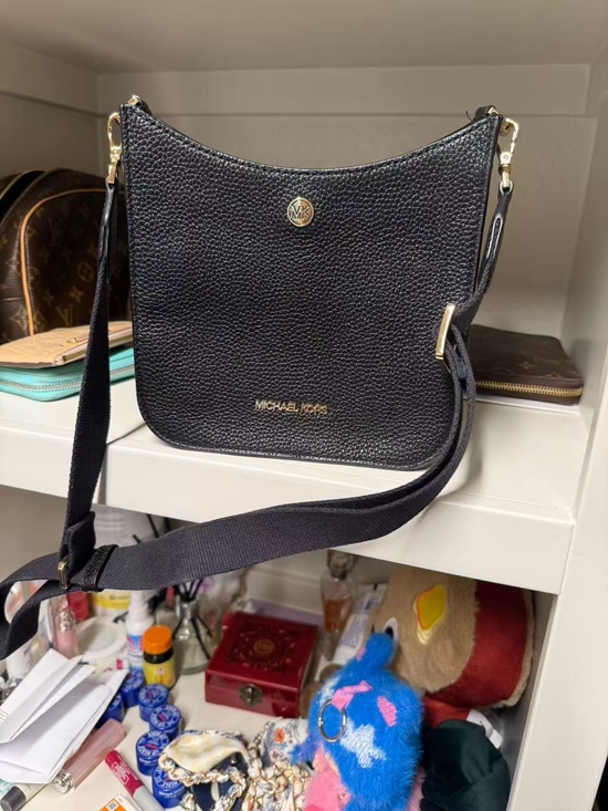 Michael Kors Handbags - Michael Kors Black Pebbled Leather Crossbody with Gold Accents